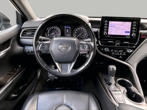 Used 2024 Toyota Camry SE FWD image 6