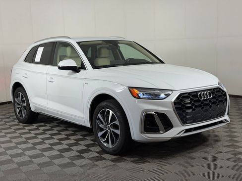 Used 2023 Audi Q5 2.0T Premium w/ Convenience Package AWD/4WD image 7