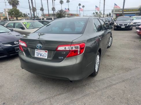 Used 2013 Toyota Camry LE FWD image 6