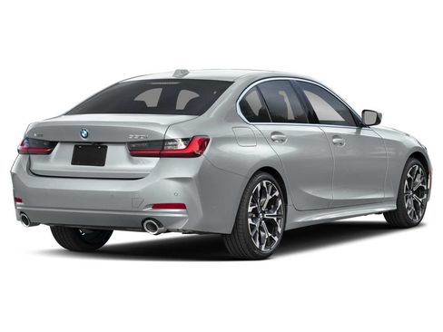 Used 2025 BMW 330i xDrive Sedan AWD/4WD image 2