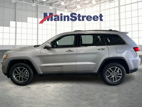 Used 2020 Jeep Grand Cherokee Limited AWD/4WD image 2