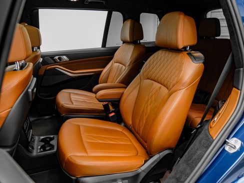 Used 2022 BMW X7 M50i w/ Dynamic Handling Package AWD/4WD image 84