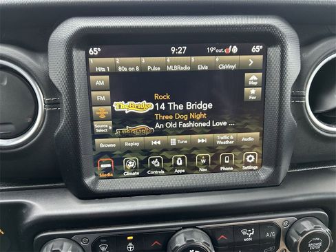 Used 2022 Jeep Wrangler Unlimited Sahara w/ Cold Weather Group image 22