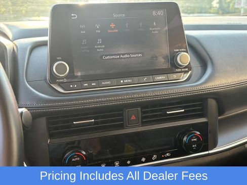 Used 2025 Nissan Rogue SV AWD/4WD image 12
