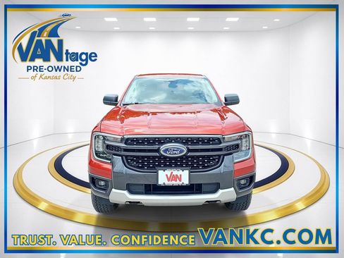 Used 2024 Ford Ranger XLT w/ FX4 Off-Road Package AWD/4WD image 2