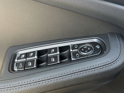 Certified 2025 Porsche Macan image 24