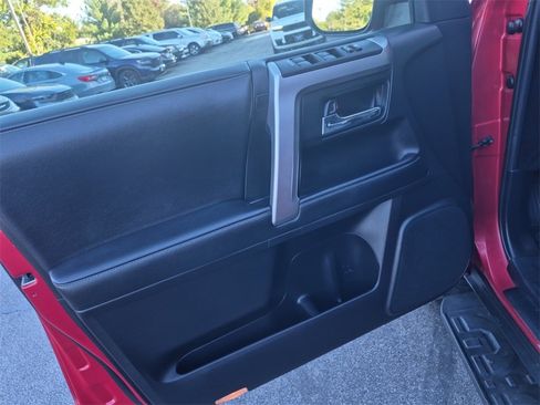 Used 2020 Toyota 4Runner SR5 Premium image 21