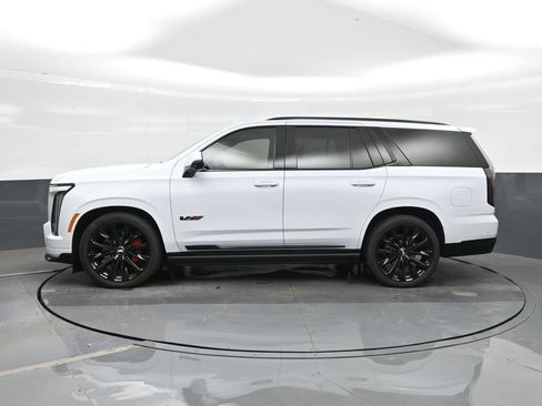 Used 2026 Cadillac Escalade V w/ LPO, ONYX Package AWD/4WD image 2