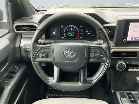 Used 2024 Toyota Tacoma SR5 AWD/4WD image 13