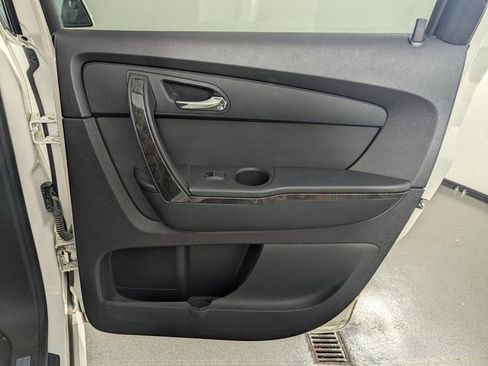 Used 2012 GMC Acadia Denali image 18