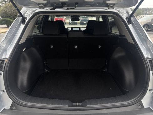 Used 2025 Toyota Corolla Cross LE image 31