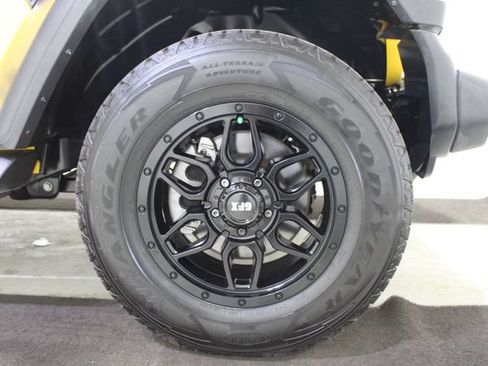 Used 2019 Jeep Wrangler Sport AWD/4WD image 27