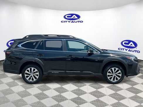 Used 2023 Subaru Outback Premium AWD/4WD image 2