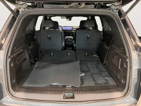 Certified 2025 Buick Enclave Preferred AWD/4WD image 9