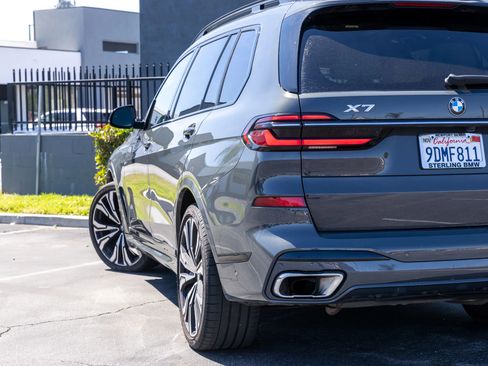 Used 2023 BMW X7 xDrive40i w/ Executive Package image 11