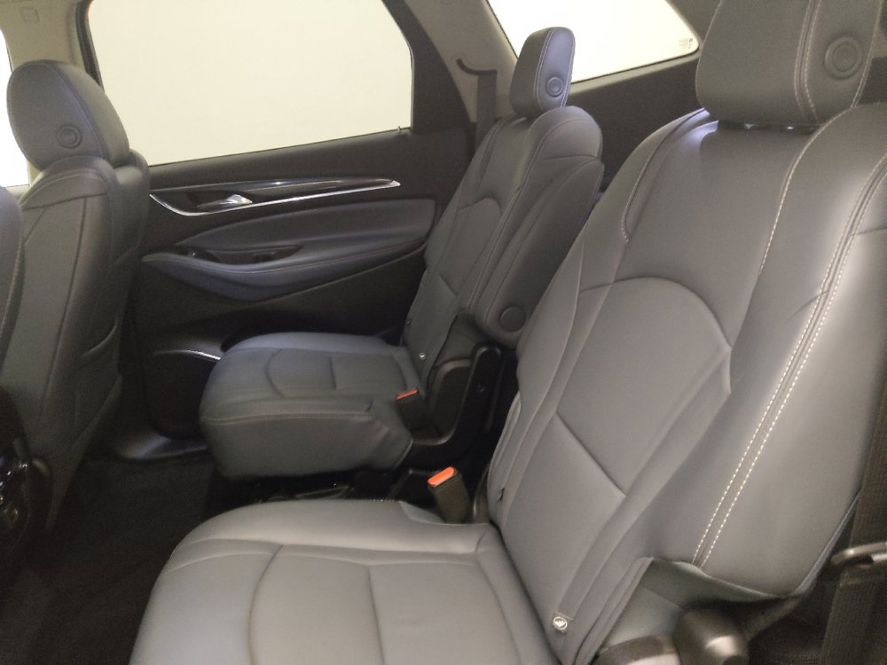 Used 2018 Buick Enclave Essence FWD image 18