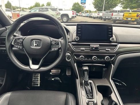 Used 2018 Honda Accord Sport image 15