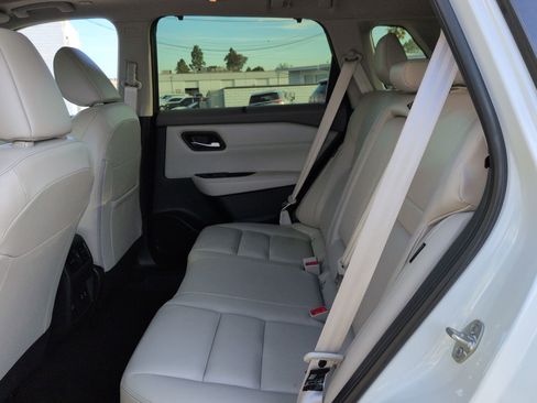 Certified 2025 Nissan Rogue SL w/ Tech Package image 15