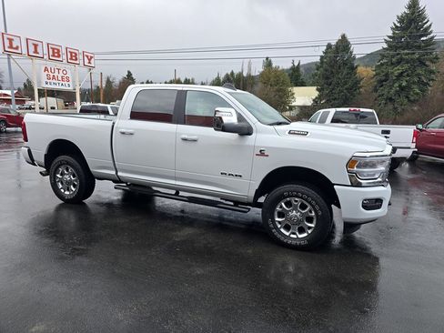 Used 2024 RAM 2500 Laramie AWD/4WD image 3