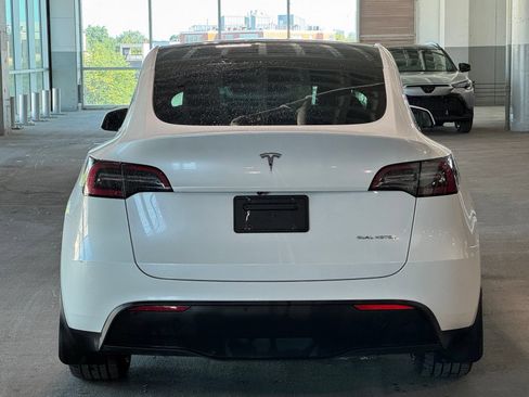 Used 2023 Tesla Model Y Long Range AWD/4WD image 8