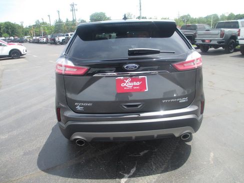 Used 2020 Ford Edge Titanium w/ Equipment Group 301A AWD/4WD image 8