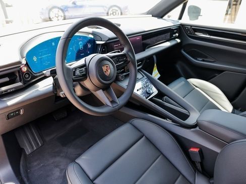 New 2025 Porsche Macan Electric image 4