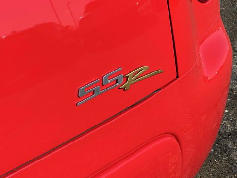 Used 2003 Chevrolet SSR w/ Preferred Equipment Group RWD image 10