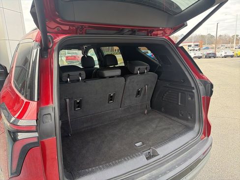 Used 2025 Chevrolet Traverse LT image 30
