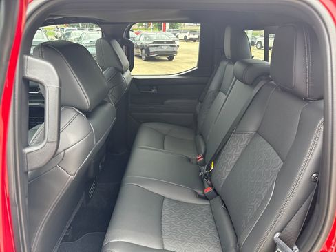 Used 2025 Toyota Tacoma Limited AWD/4WD image 33