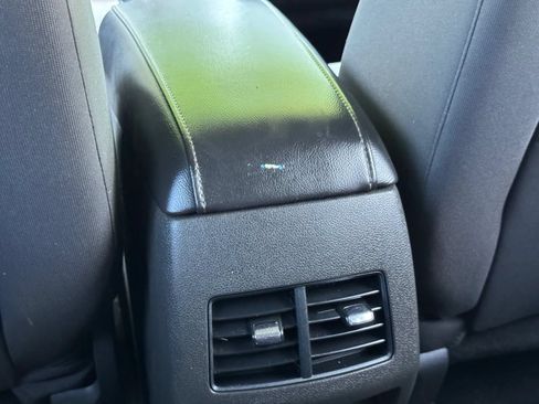 Used 2011 Ford Edge SE FWD image 27
