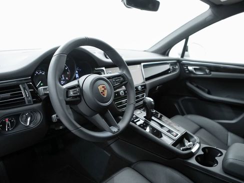 New 2026 Porsche Macan AWD/4WD image 4