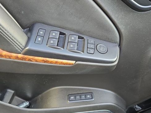 Used 2017 Chevrolet Suburban Premier image 13