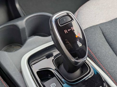 Used 2020 Chevrolet Bolt LT image 30