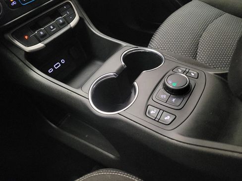 Used 2023 GMC Terrain SLE w/ Driver Convenience Package FWD image 26