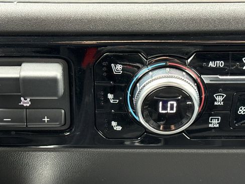 Used 2025 GMC Sierra 1500 SLT w/ SLT Premium Plus Package AWD/4WD image 21