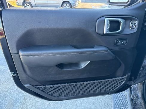 Used 2023 Jeep Wrangler High Altitude image 12