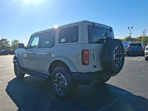 New 2025 Ford Bronco Outer Banks image 5