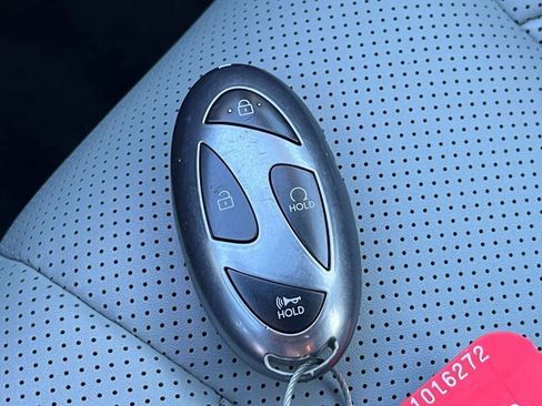 Used 2025 Hyundai Elantra Limited image 25