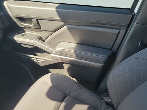 Certified 2024 Toyota Tacoma SR5 AWD/4WD image 16