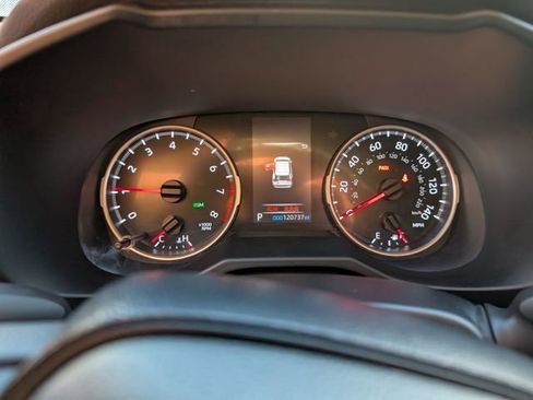 Used 2020 Toyota RAV4 LE image 19