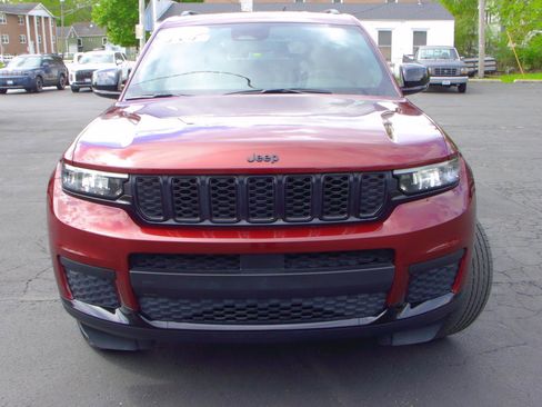 Used 2023 Jeep Grand Cherokee L Laredo AWD/4WD image 30