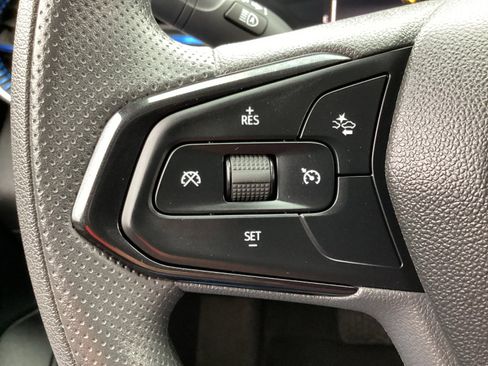 Used 2025 Chevrolet Trax LT image 6