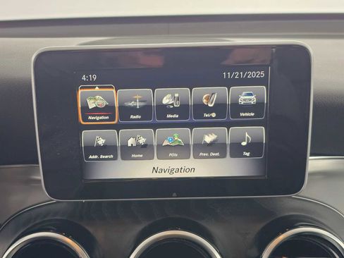 Used 2019 Mercedes-Benz GLC 350e 4MATIC image 25