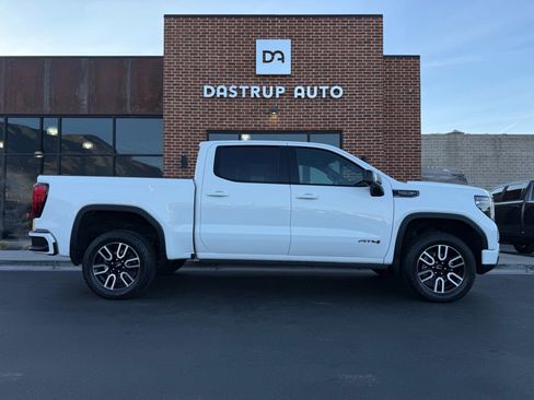 Used 2022 GMC Sierra 1500 AT4 w/ AT4 Premium Package image 9