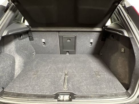 Certified 2025 Volvo XC40 B5 Plus image 21