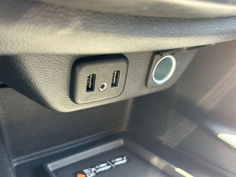 Certified 2023 Chevrolet Traverse LT FWD image 33