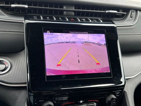 Used 2025 Jeep Grand Cherokee L Laredo image 21