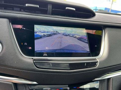 Used 2025 Cadillac XT6 Luxury FWD image 30