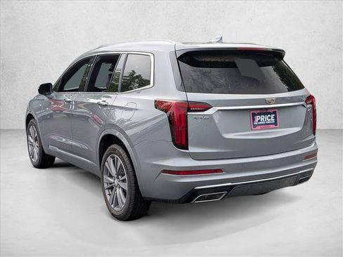 Used 2025 Cadillac XT6 Premium Luxury FWD image 7