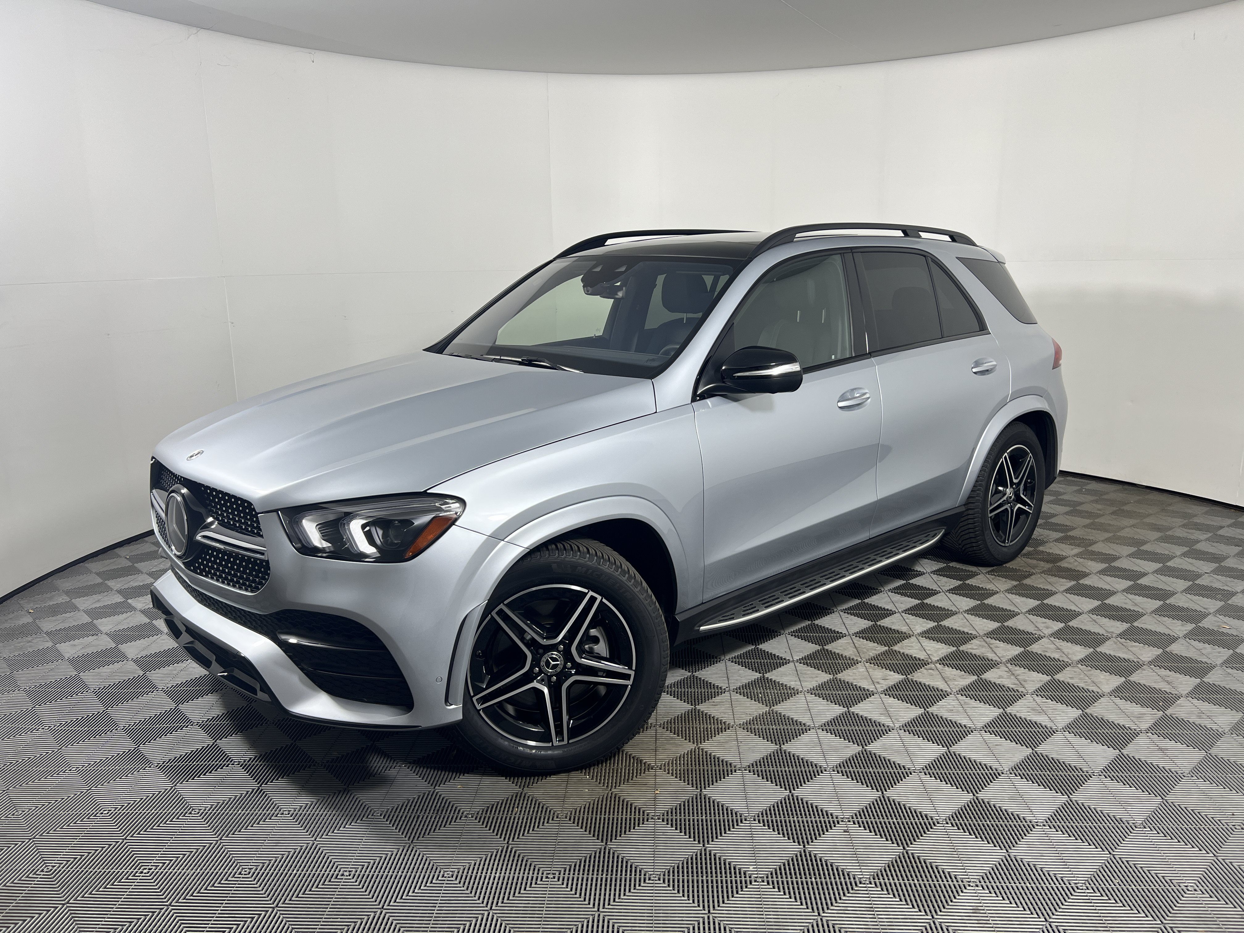 Used 2023 Mercedes-Benz GLE 450 4MATIC image 1
